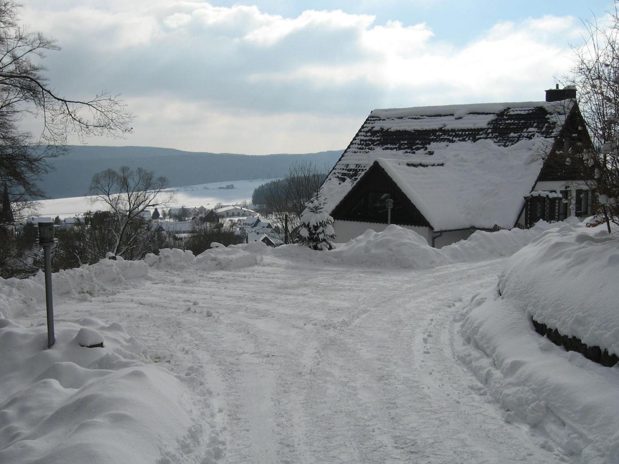 Nice Holiday Home Near Ski Area Medebach Exteriér fotografie